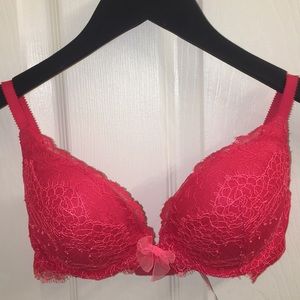 Victoria’s Secret “Dream Angels” bra